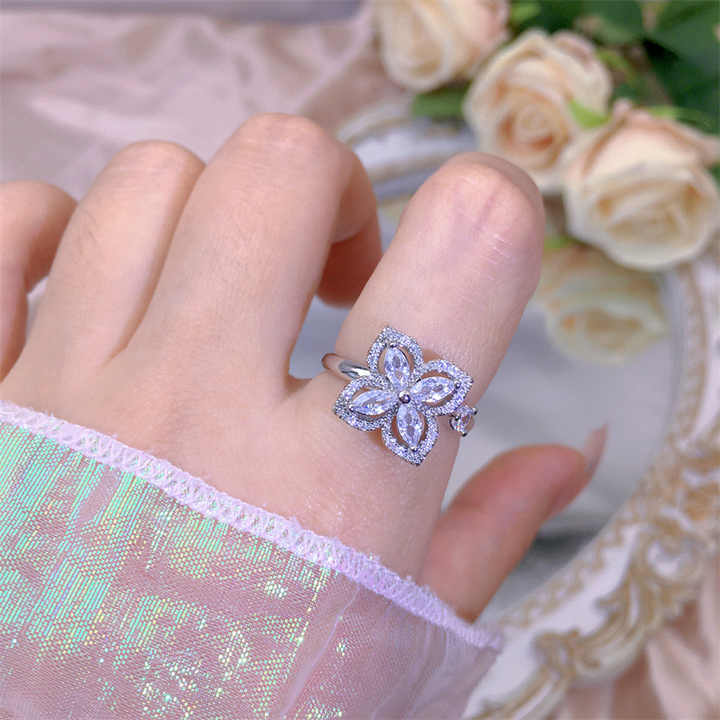 Spinning Ring for Women ๐ซ โ Stylish & Smothing ๐ธ