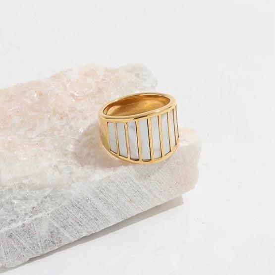 Vintage Shell Ring